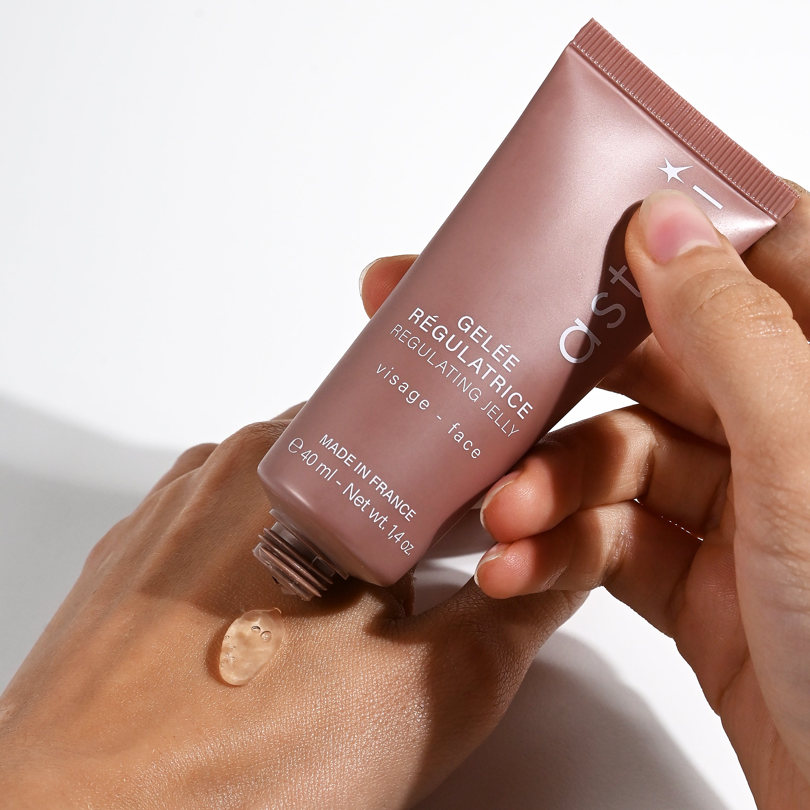 Regulating Jelly - tasapainottava ja puhdistava geeliseerumi - Vito Beauty